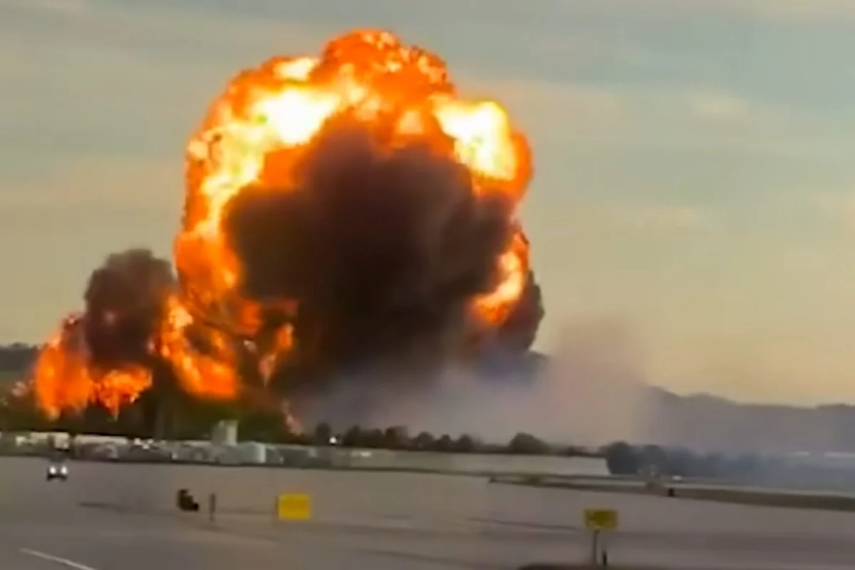 UPS plane explodes after takeoff in Kentucky UPS plane explodes after takeoff in Kentucky
