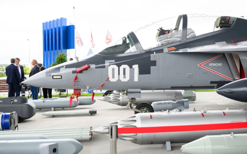 Yak 130M trainer jet
