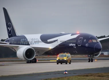 Lufthansa welcomes B787-9 with centenary livery - AeroTime