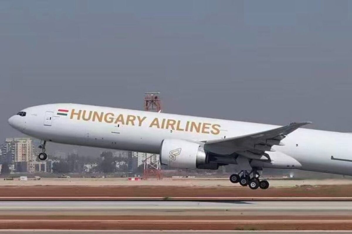 AerCap delivers first Boeing 777 300ERSF to Fly Met AerCap delivers first Boeing 777 300ERSF to Fly Met