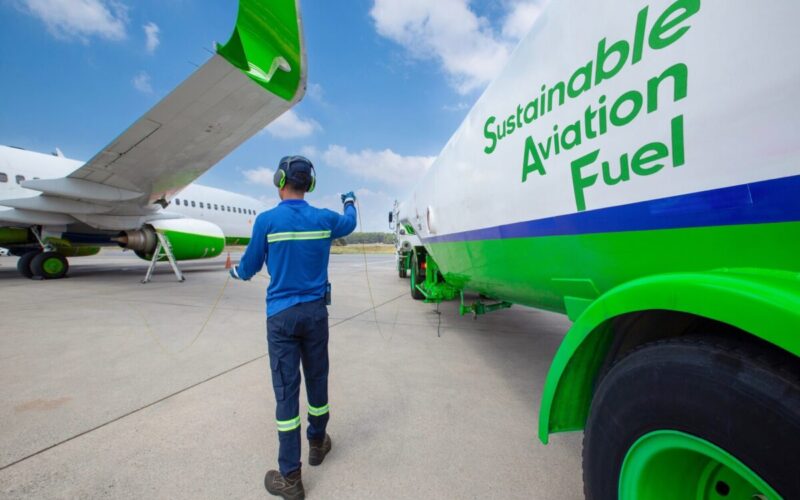 SustainableAviationFuelsafTechnicianRefuelingPrivateJetWithSaf Sustainable,Aviation,Fuel,(saf).,Technician,Refueling,Private,Jet,With,Saf
