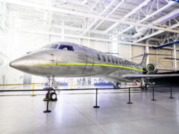 Bombardier Global 8000
