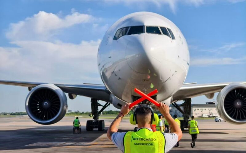 China Eastern Airlines Boeing 777-39P(ER) 1