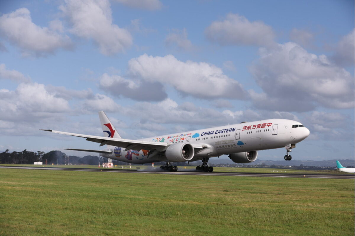 China Eastern Airlines Boeing 777 39PER
