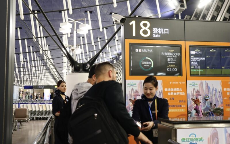 China Eastern Airlines Boeing 777-39P(ER) 2