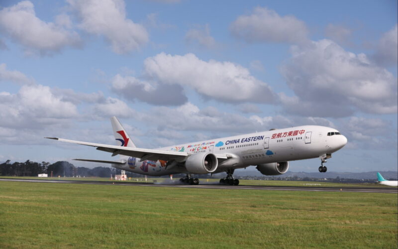 China Eastern Airlines Boeing 777 39PER