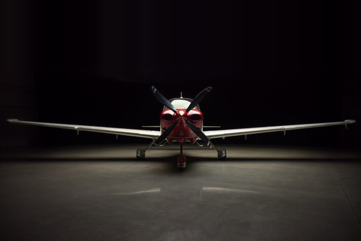 Cirrus SR G7 Plus Exterior Front View