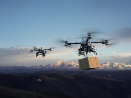 DJI_Redefines_Aerial_Delivery_DJI_FlyCart_100