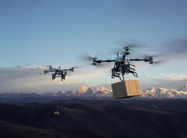 DJI_Redefines_Aerial_Delivery_DJI_FlyCart_100