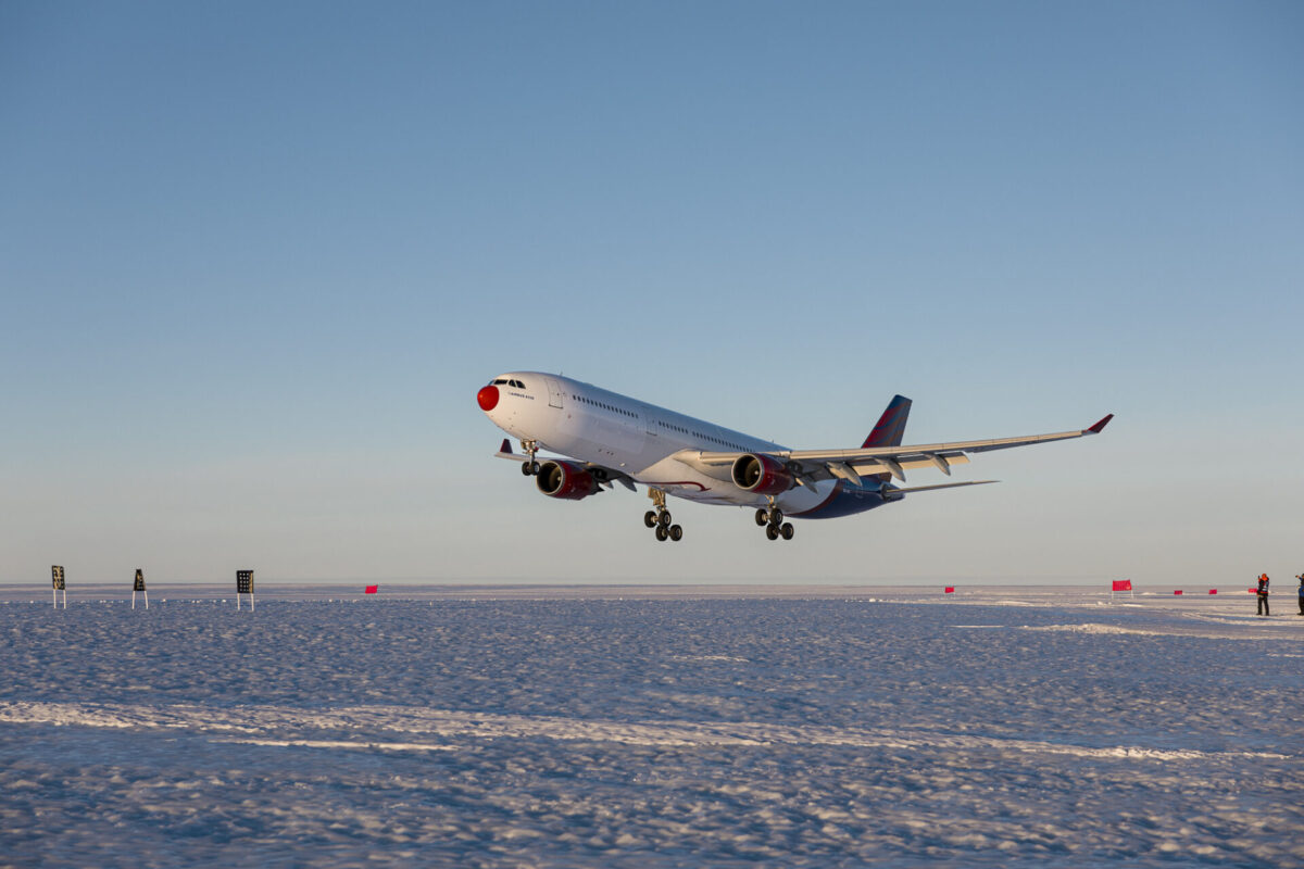 Hi Fly Airbus A330 landing in Antarctica Hi Fly Airbus A330 landing in Antarctica
