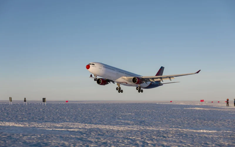Hi Fly Airbus A330 landing in Antarctica