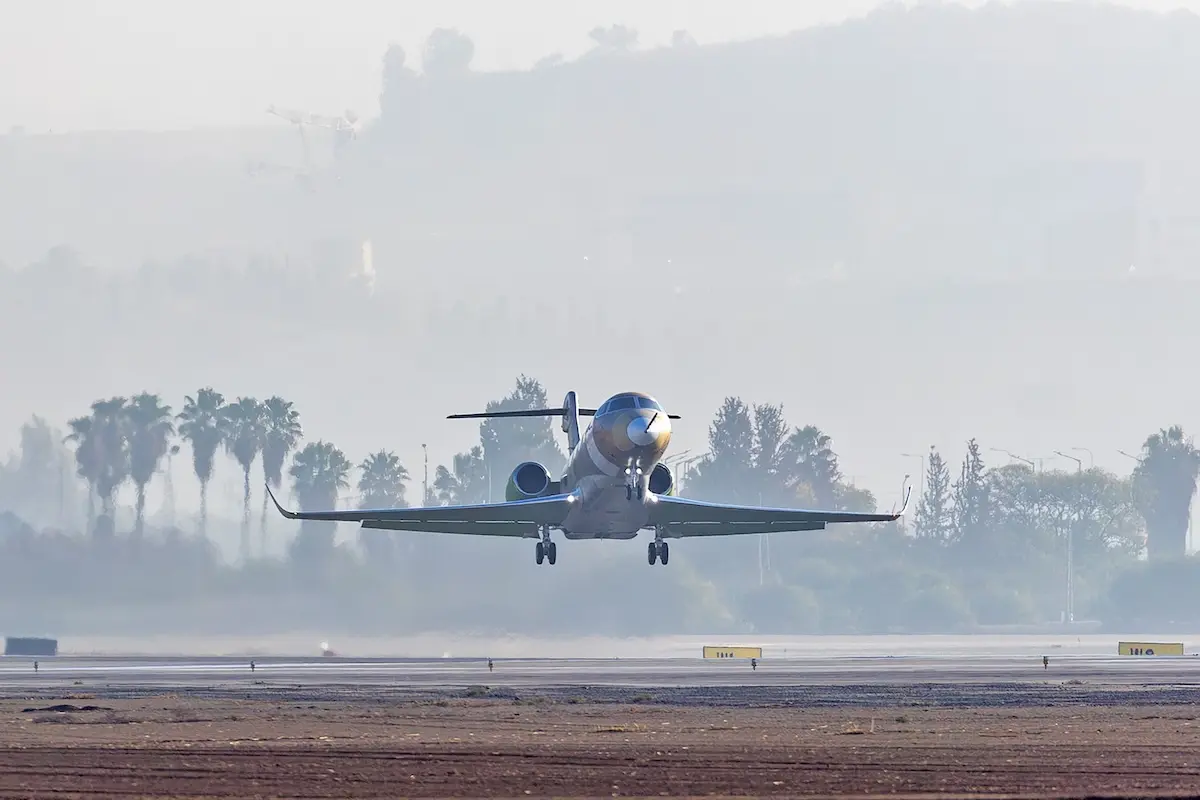 New Super Midsize Gulfstream G300 Takes Flight Gulfstream G300