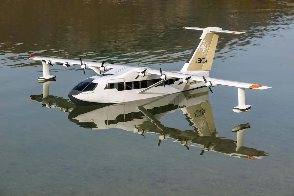 Scaled JEKTA PHA ZE 100 amphibious prototype model Jekta scale model