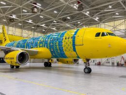Spirit Airlines Christmas livery Airbus A320