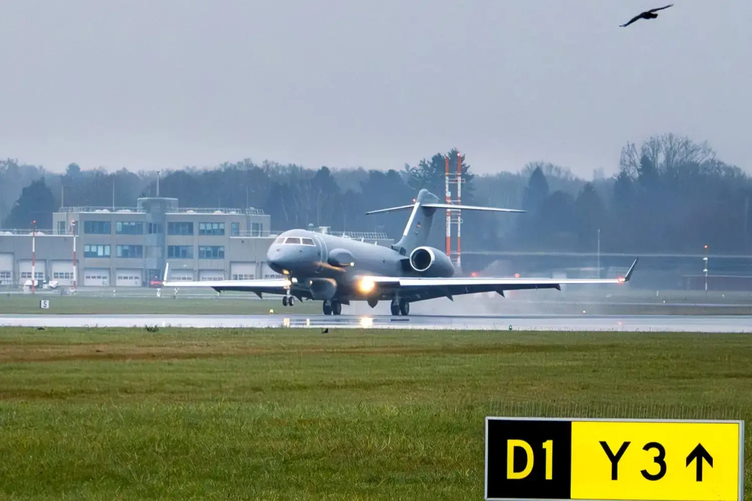 The modified Bombardier Global 6000 for the PEGASUS air surveillance mission SIGINT landing in Hamburg