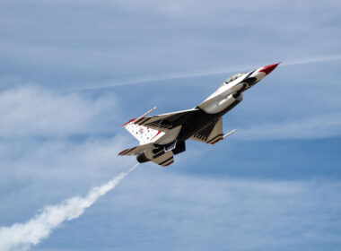 USAF Thunderbirds F-16 jet