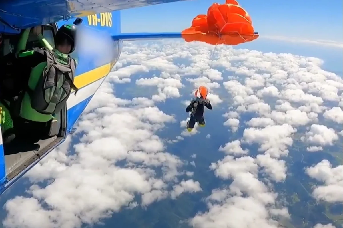 skydiver skydiver