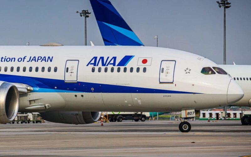 ANA 787