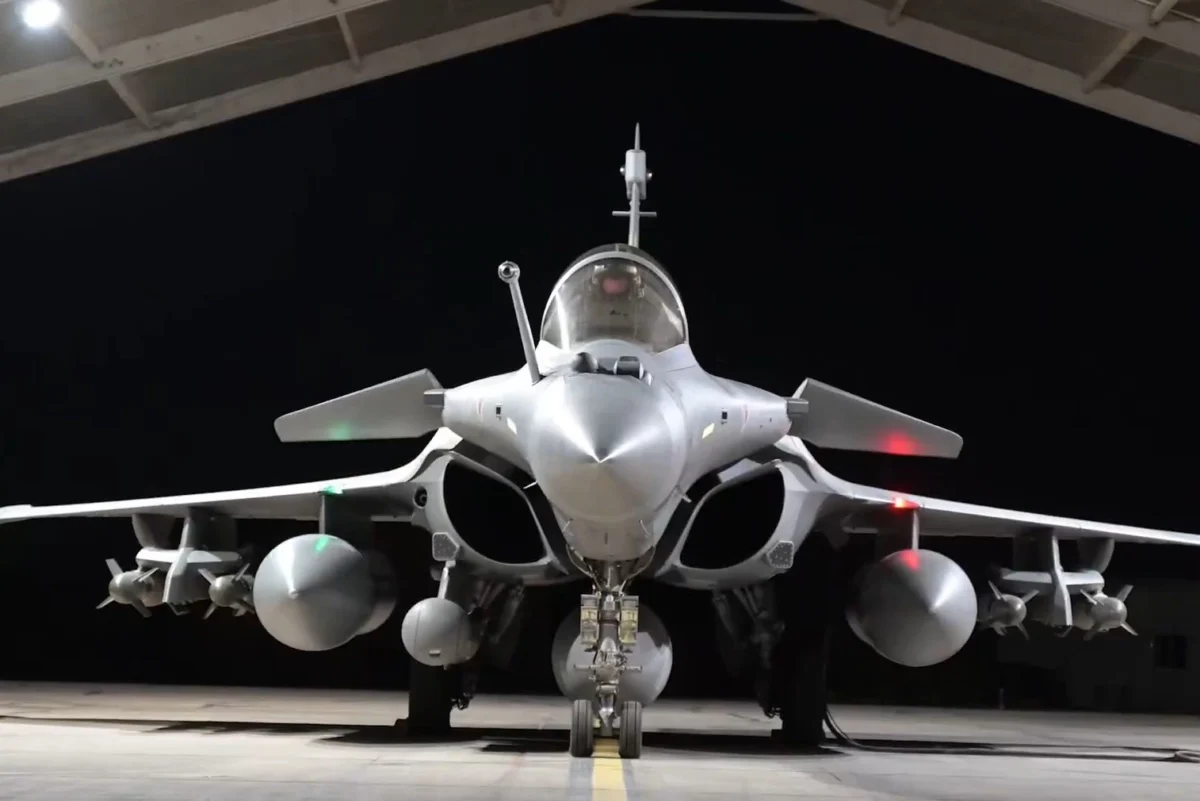 French Air and Space Force Rafale preparing to strike an ISIS position in Syria French Air and Space Force Rafale preparing to strike an ISIS position in Syria