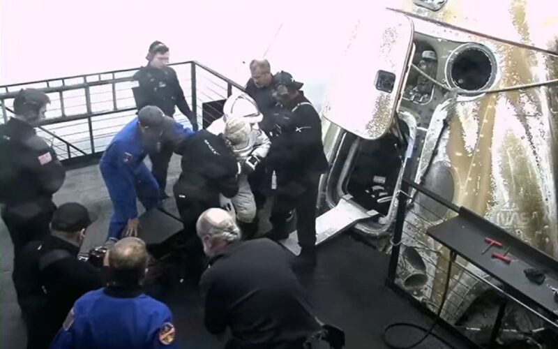 NASA Crew 11 spashdown NASA Crew 11 spashdown