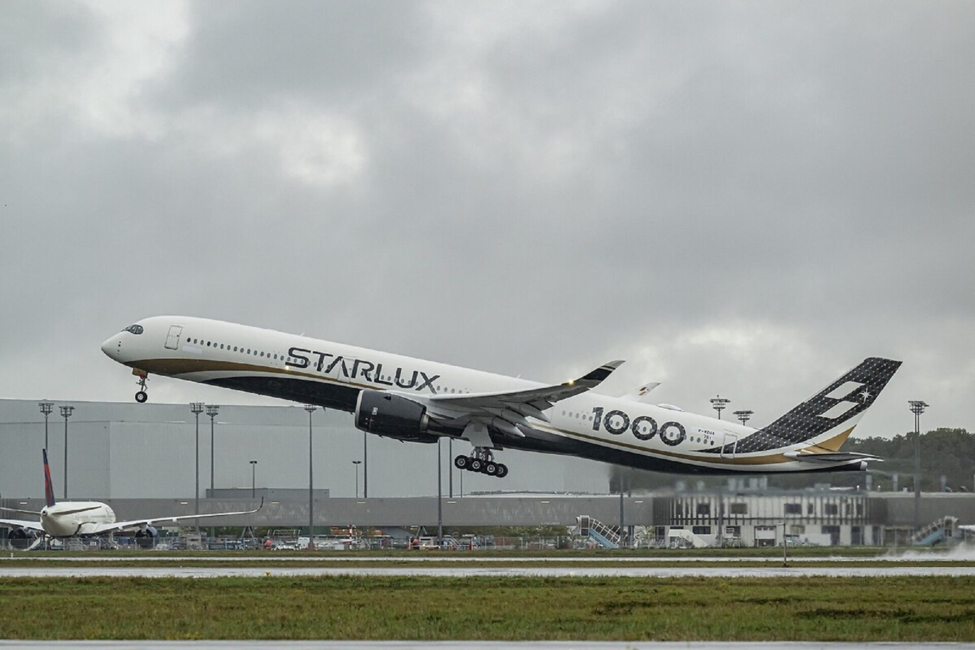 STARLUX founder delivers carrier's first Airbus A350-1000