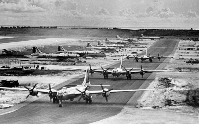 Tinian_Northern-Mariana-Islands-USAF-B-29s-West_Field_1945_US-Air-Force-photo