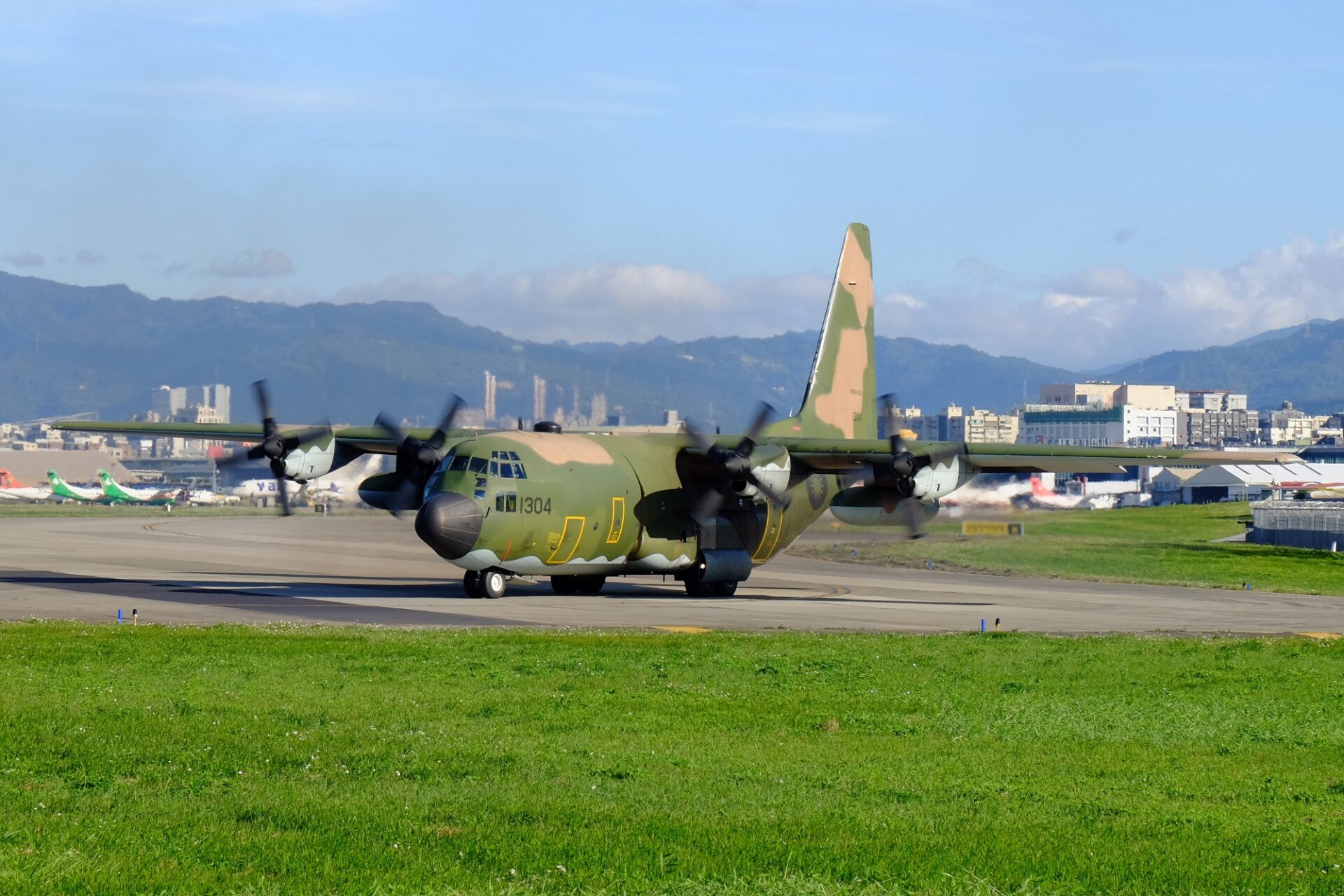 Taiwan to purchase 10 Lockheed C-130Js from US instead of C-130H upgrade