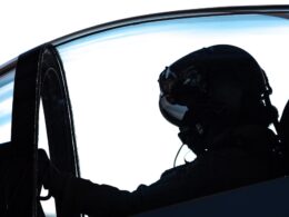 US Air Force F 35 pilot preparing for takeoff