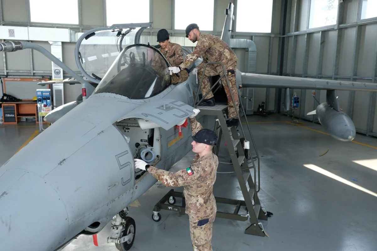 Italian Air Force AMX maintenance