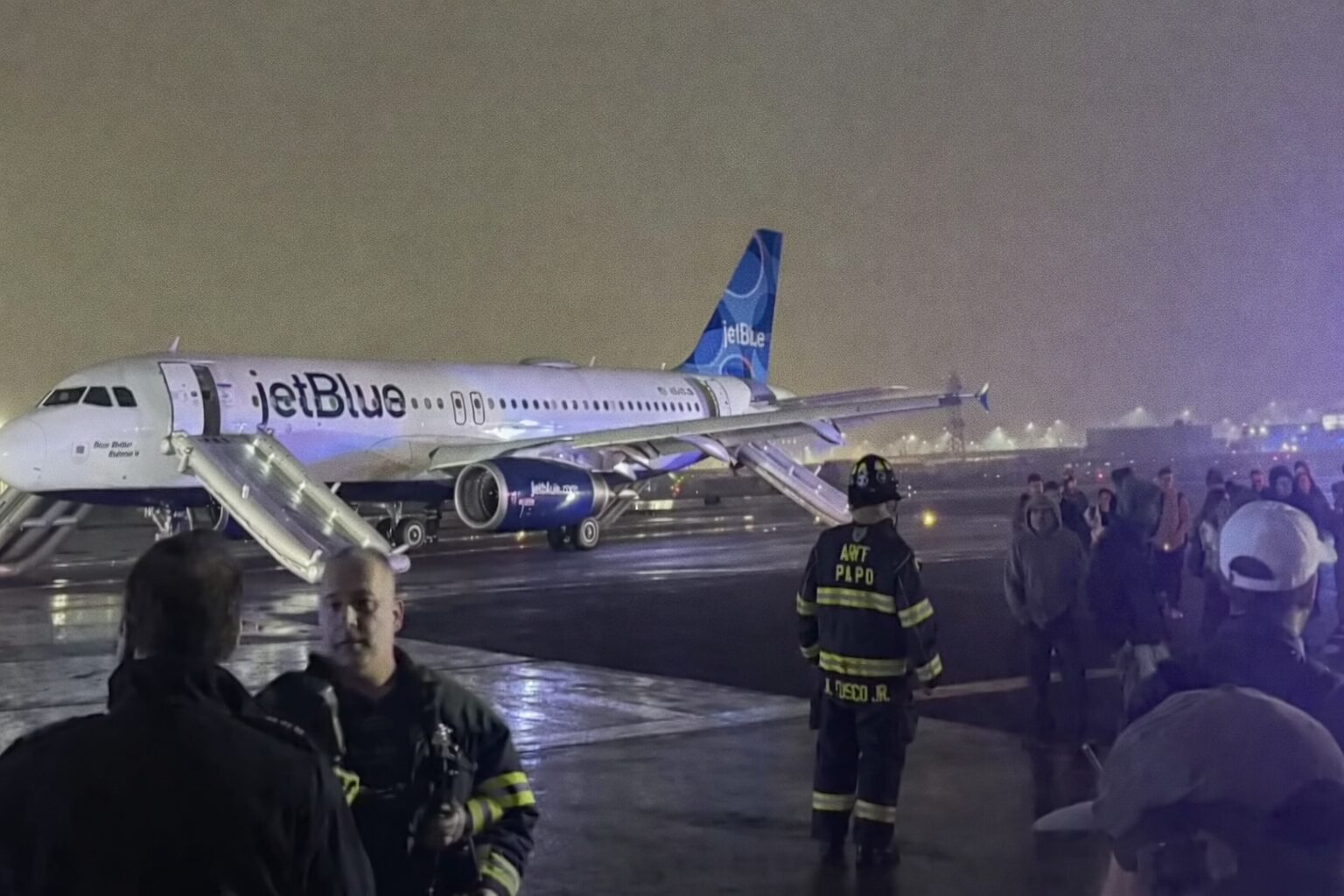 JetBlue flight makes emergency landing in Newark after engine failure