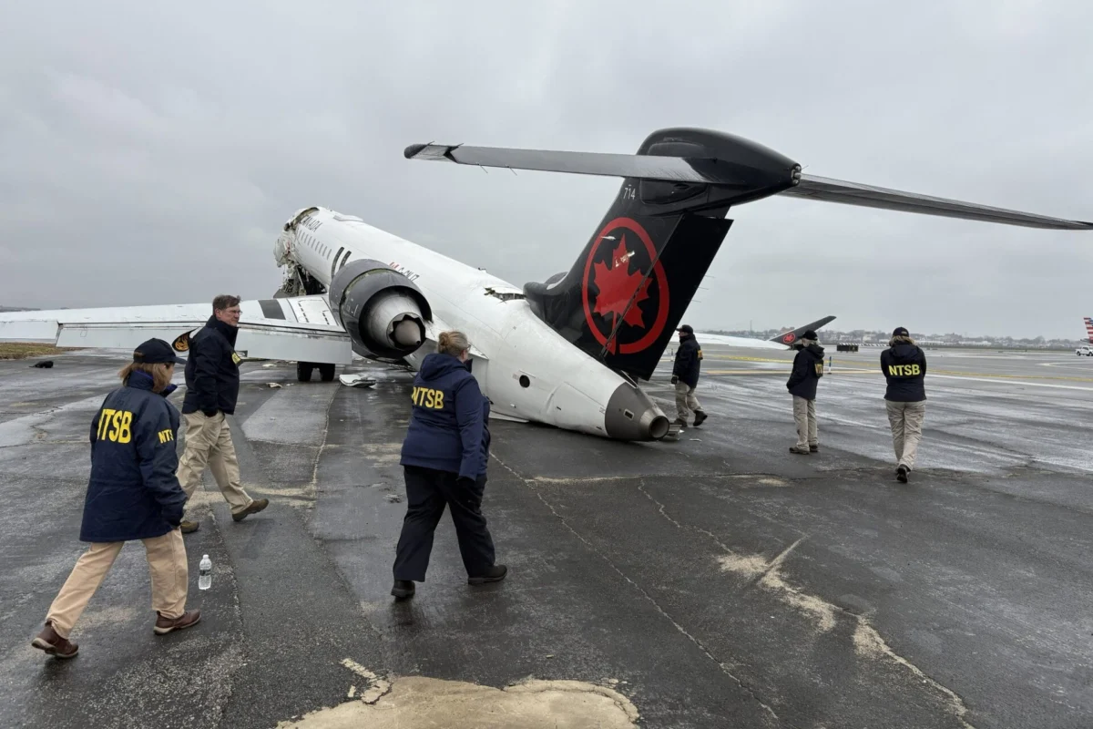 Air Canada LaGuardia Airport crash Air Canada LaGuardia Airport crash