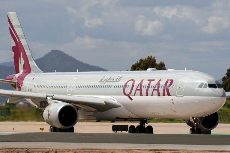 Airbus A330 300 Qatar Airways A7 AEF
