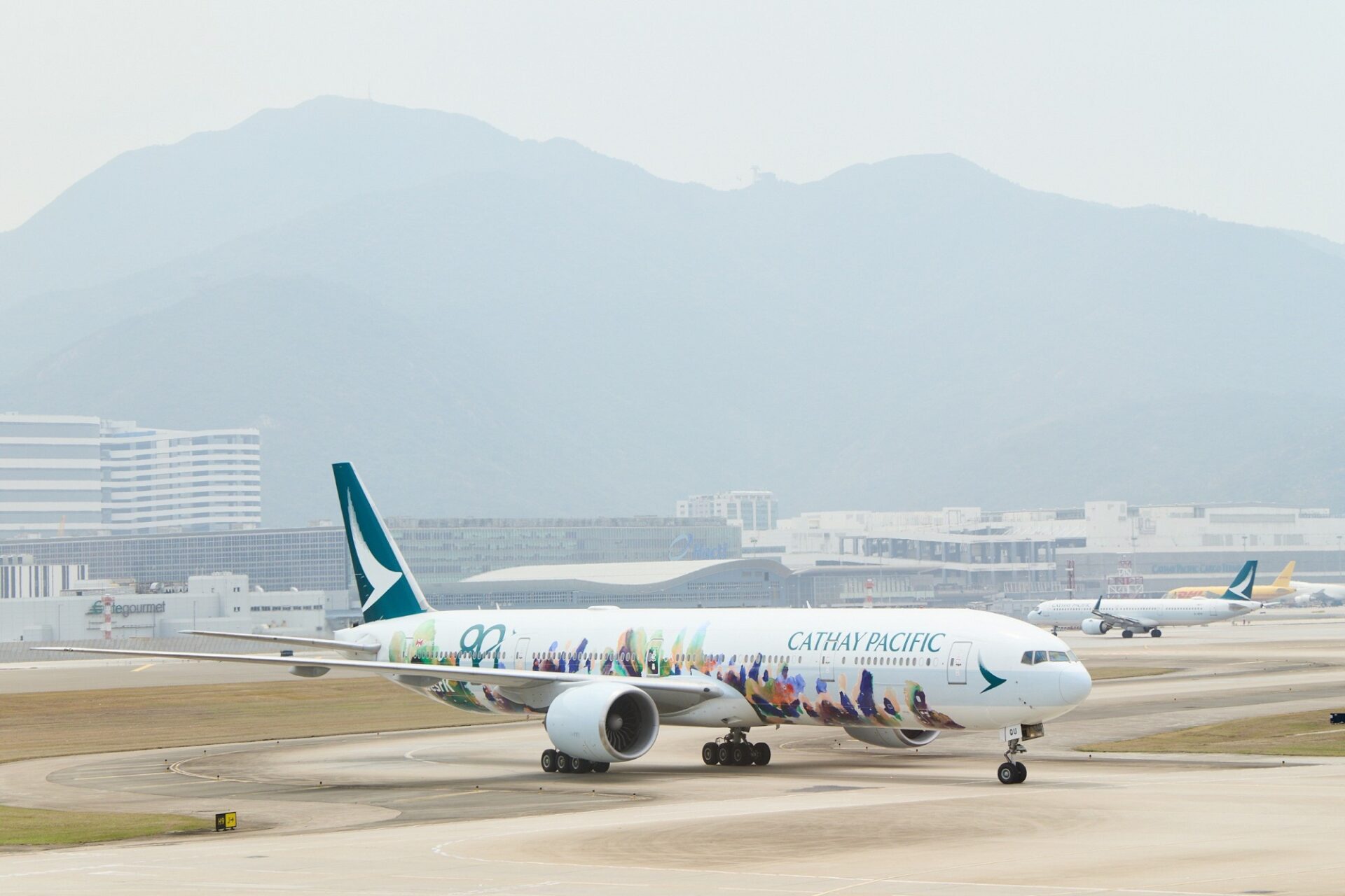 Cathay Pacific unveils new anniversary livery on Boeing 777