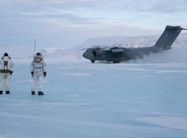 French Air Force A400M lands on Arctic ice in Greenland