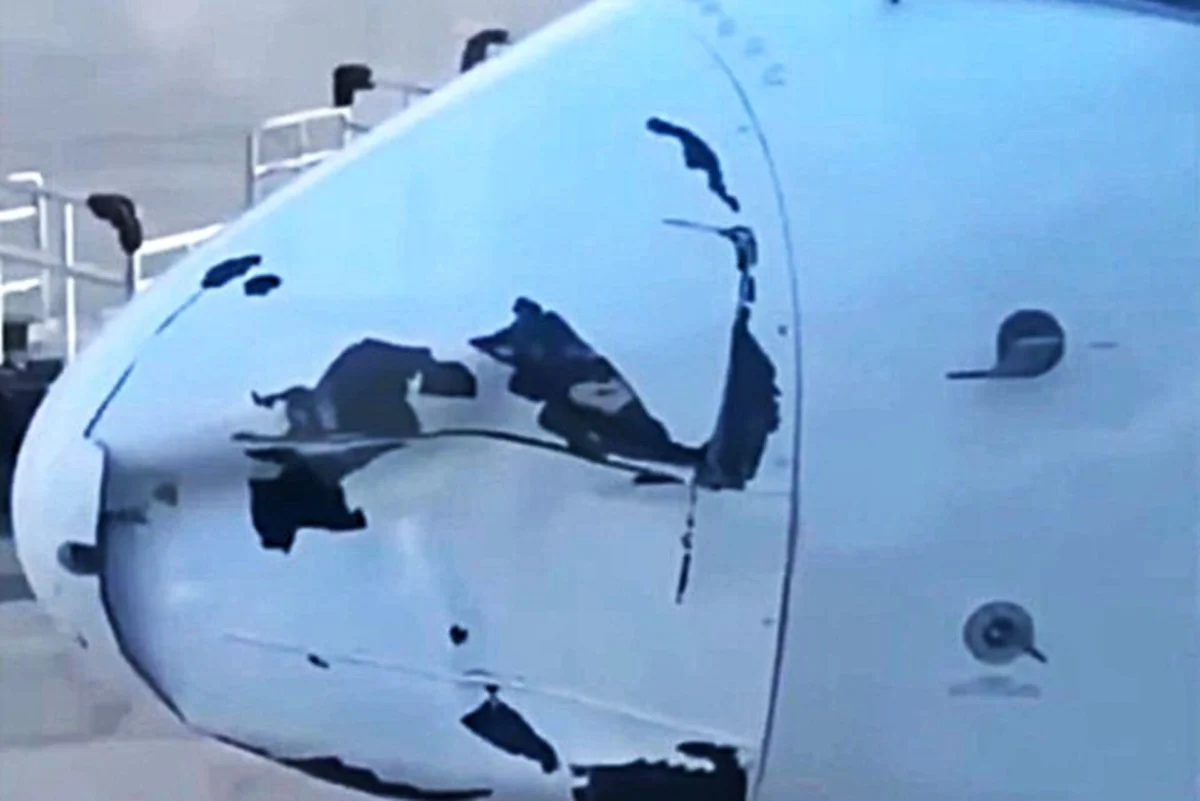 Garuda Indonesia B737 damaged radome Garuda Indonesia B737 damaged radome