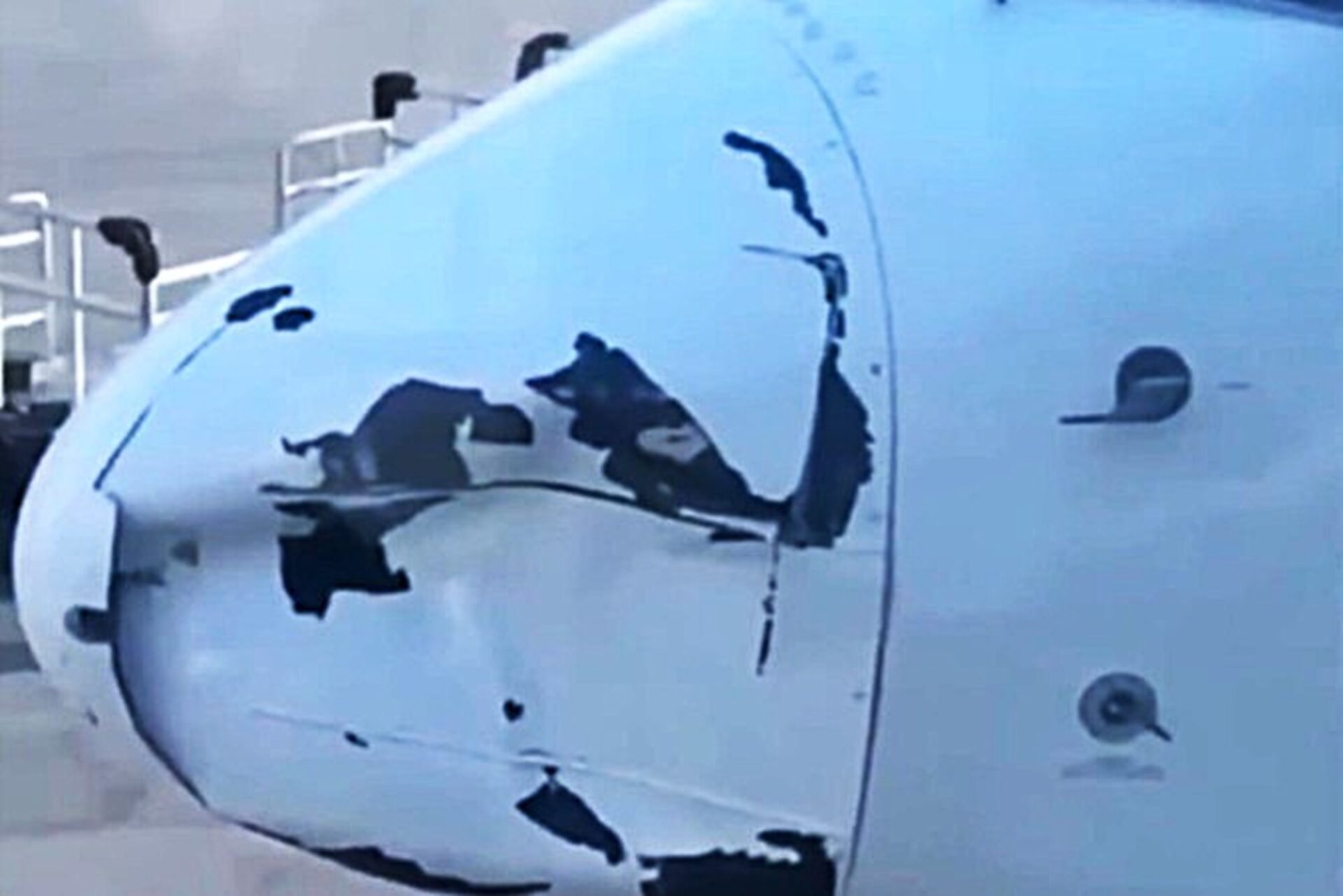 Garuda Indonesia B737 lands with severe radome damage unnoticed inflight