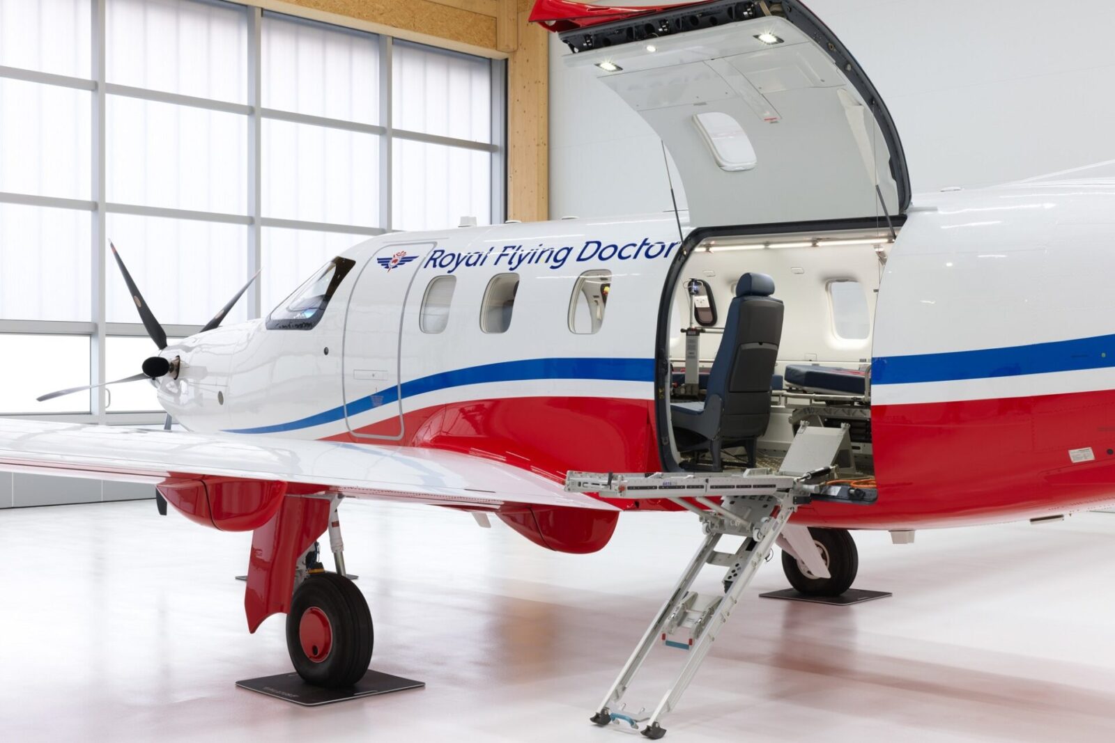 Pilatus delivers world’s first PC-12 PRO Aeromedical