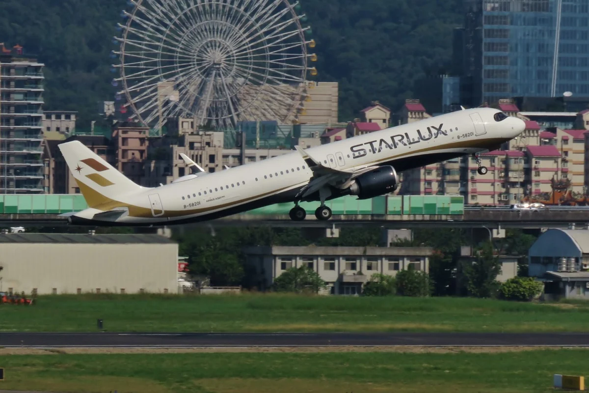 STARLUX Airlines Airbus A321neo B 58201