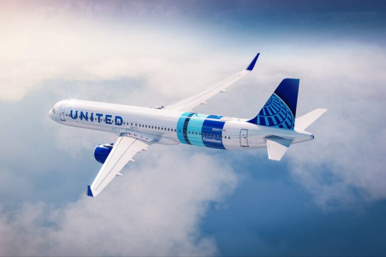 United Airlines A321 Coastliner