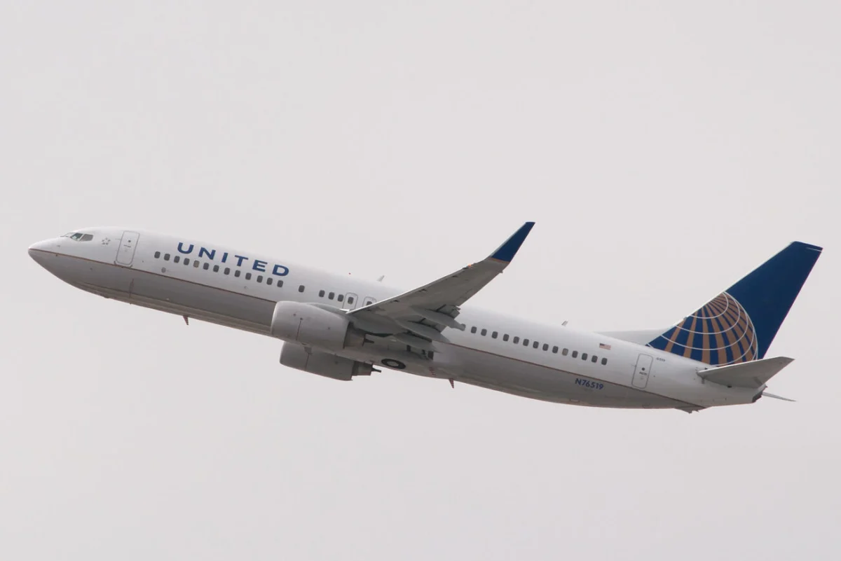 United Airlines Boeing 737 800 United Airlines Boeing 737 800