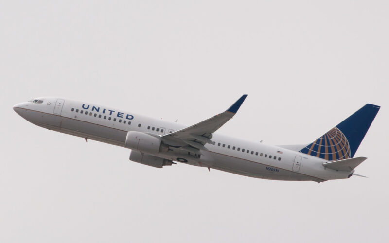 United Airlines Boeing 737 800
