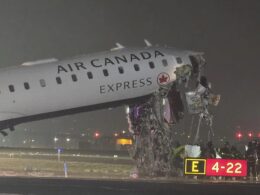 air-canada-crj-collided-with-a-fire-truck-at-laguardia-v0-fmoy7v8j3qqg1