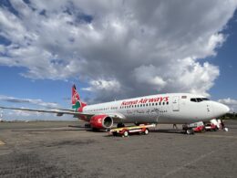 kenya airways b737-800