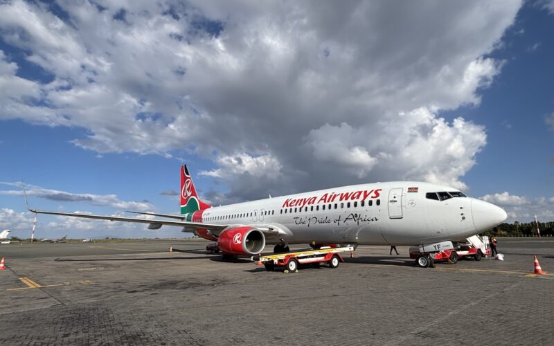 kenya airways b737-800