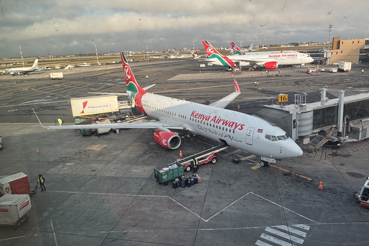 kenya airways b737