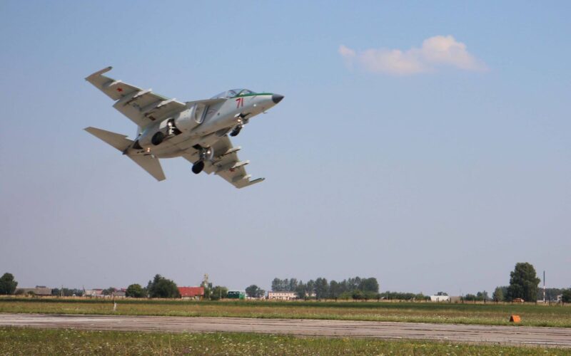 yak 130 belarus 800x500