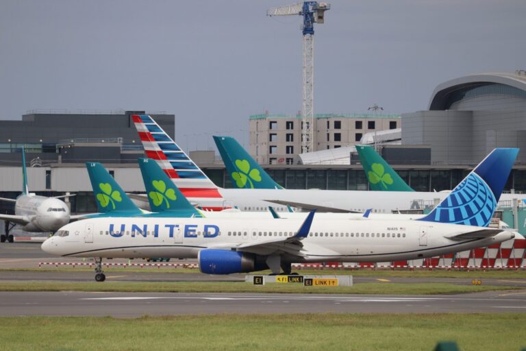 United Airlines American Airlines