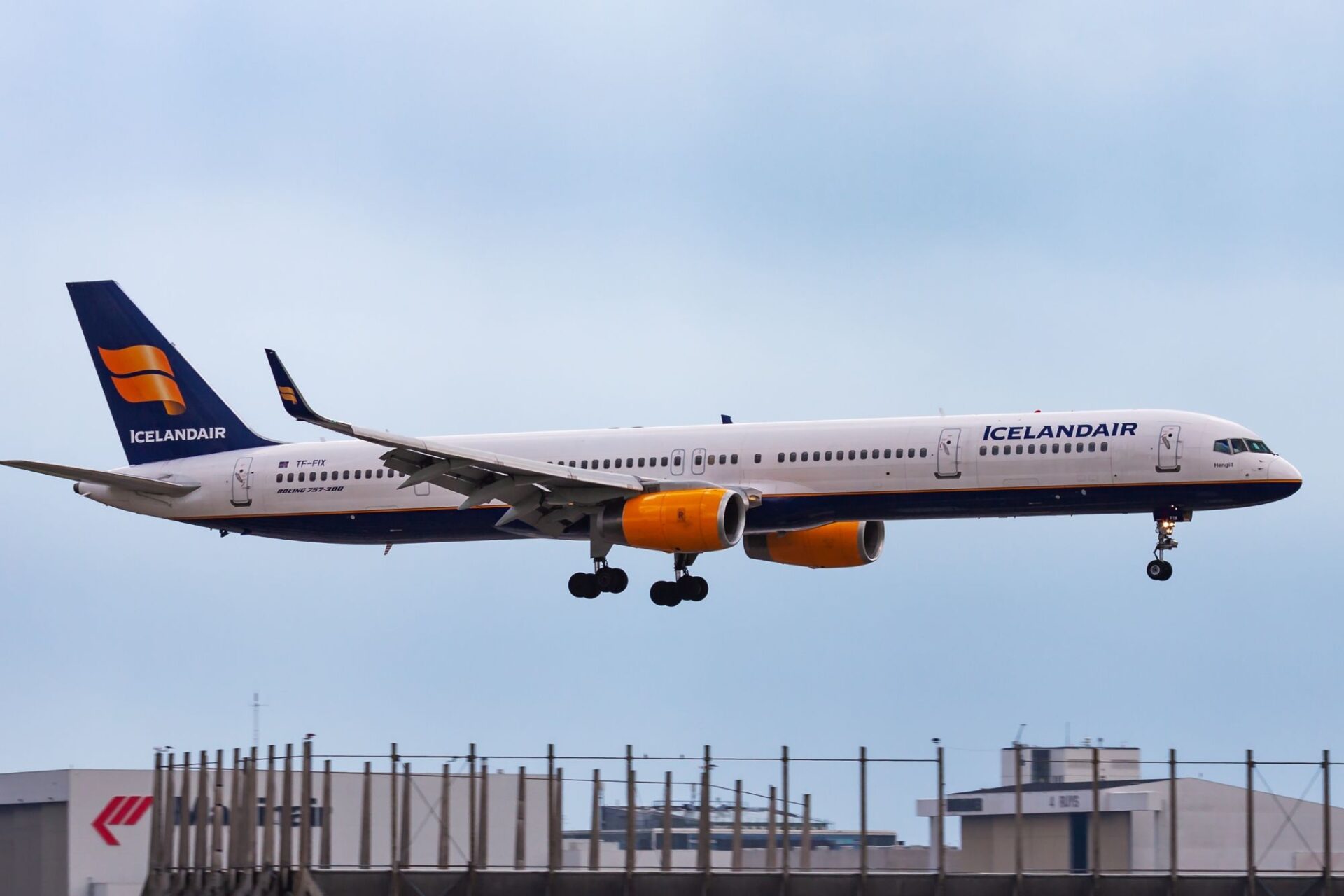Retiring Icelandair pilot faces probe after flying low over Westman Islands