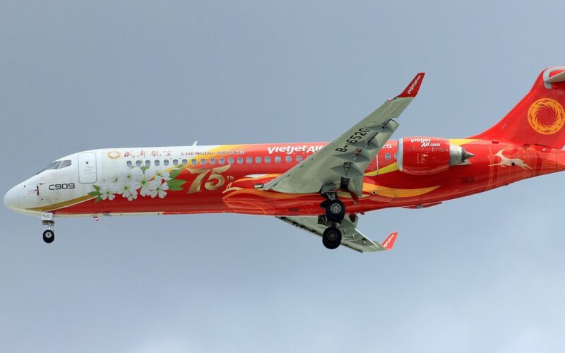 Vietjet Chengdu Airlines Comac C909