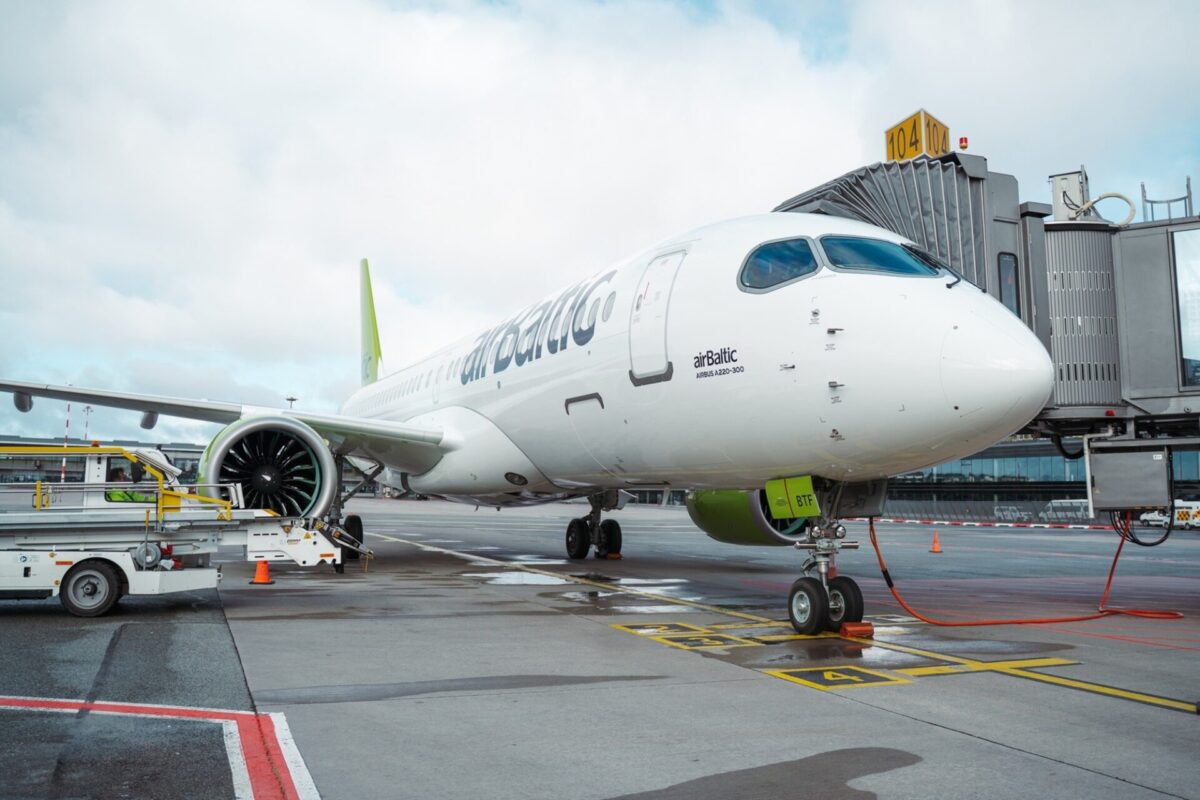 airBaltic Airbus A220